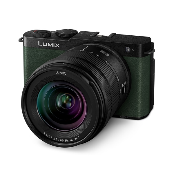 Panasonic DC-S9 + Lumix S 20-60mm/3,5-5,6 Dark Olive