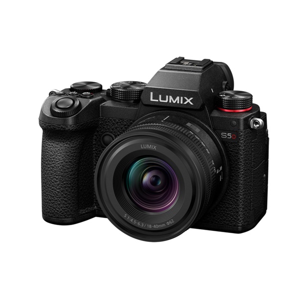 Panasonic Lumix DC-S5D + Lumix S 18-40mm/4,5-6,3