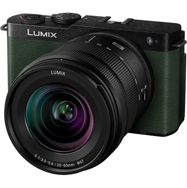 Panasonic DC-S9 + Lumix S 20-60mm/3,5-5,6 Dark Olive