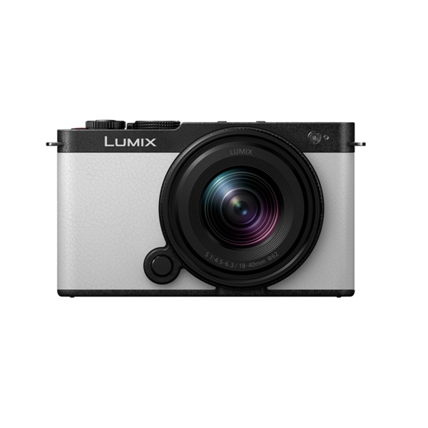 Panasonic DC-S9 + Lumix S 18-40mm/4,5-6,3 Smokey White